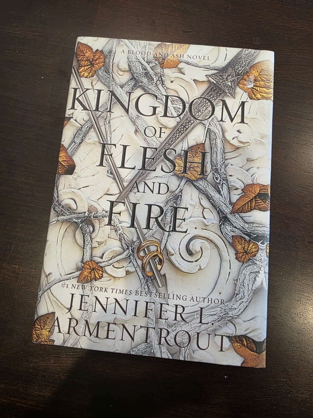 Jennifer L. Armentrout - A Kingdom of Flesh and Fire Hardcover Book #2